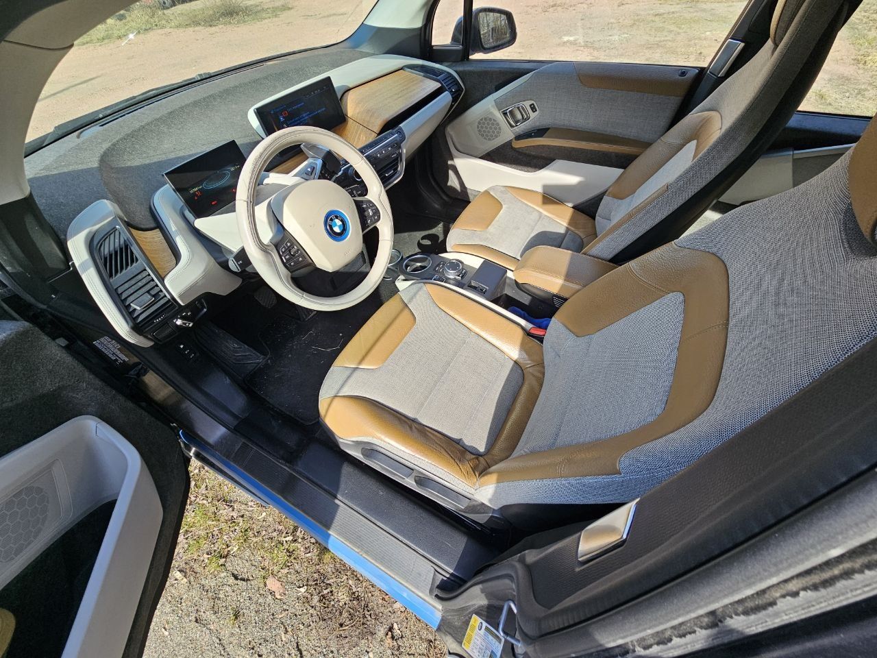 Авто BMW I3 гібрид