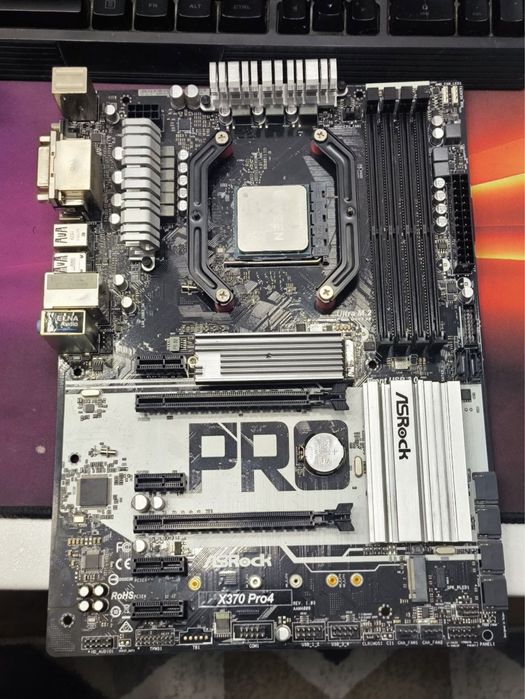 Материнська плата asrock x370 pro4, + процесор:ryzen 5 3600x