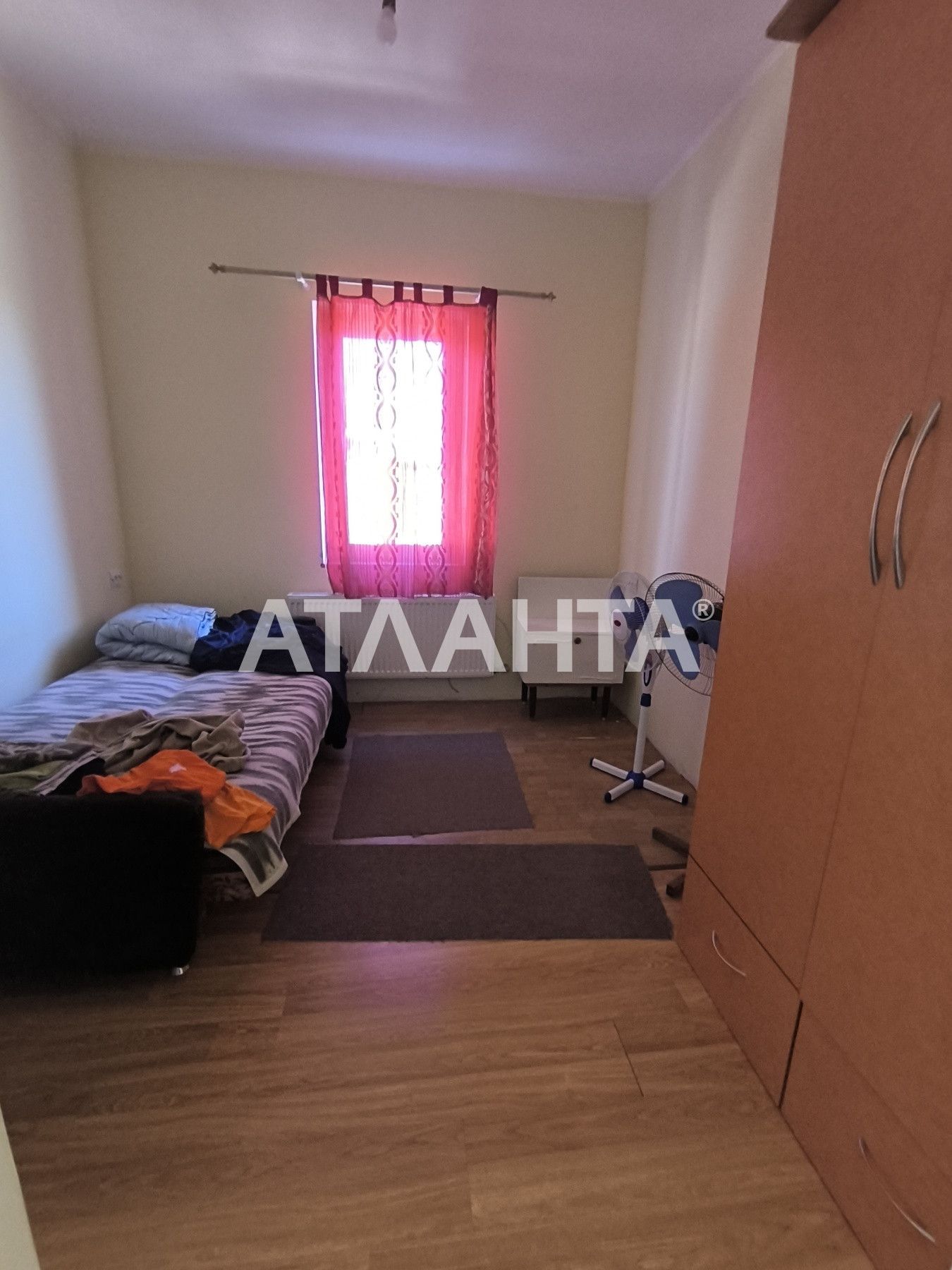 Продам дом для 2 семей в центре села Прилиманское