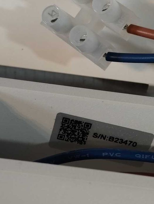 Kinkiet Lampa ścienna  Philips Hue biały zintegrowane źródło LED 12,2W