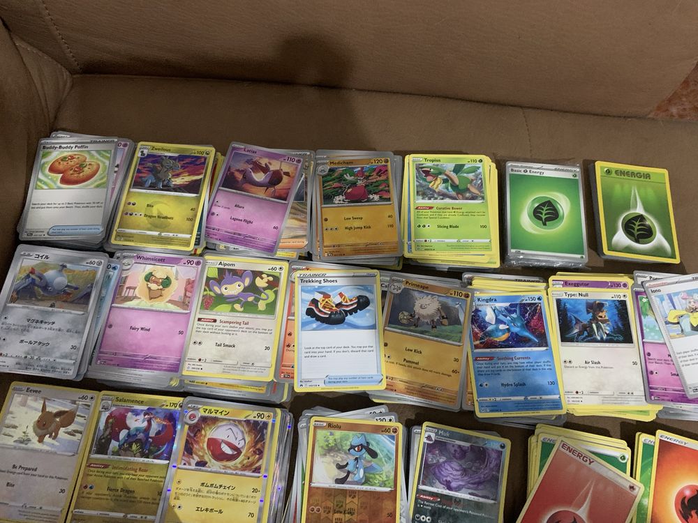 Cartas pokemon de varias expansoes