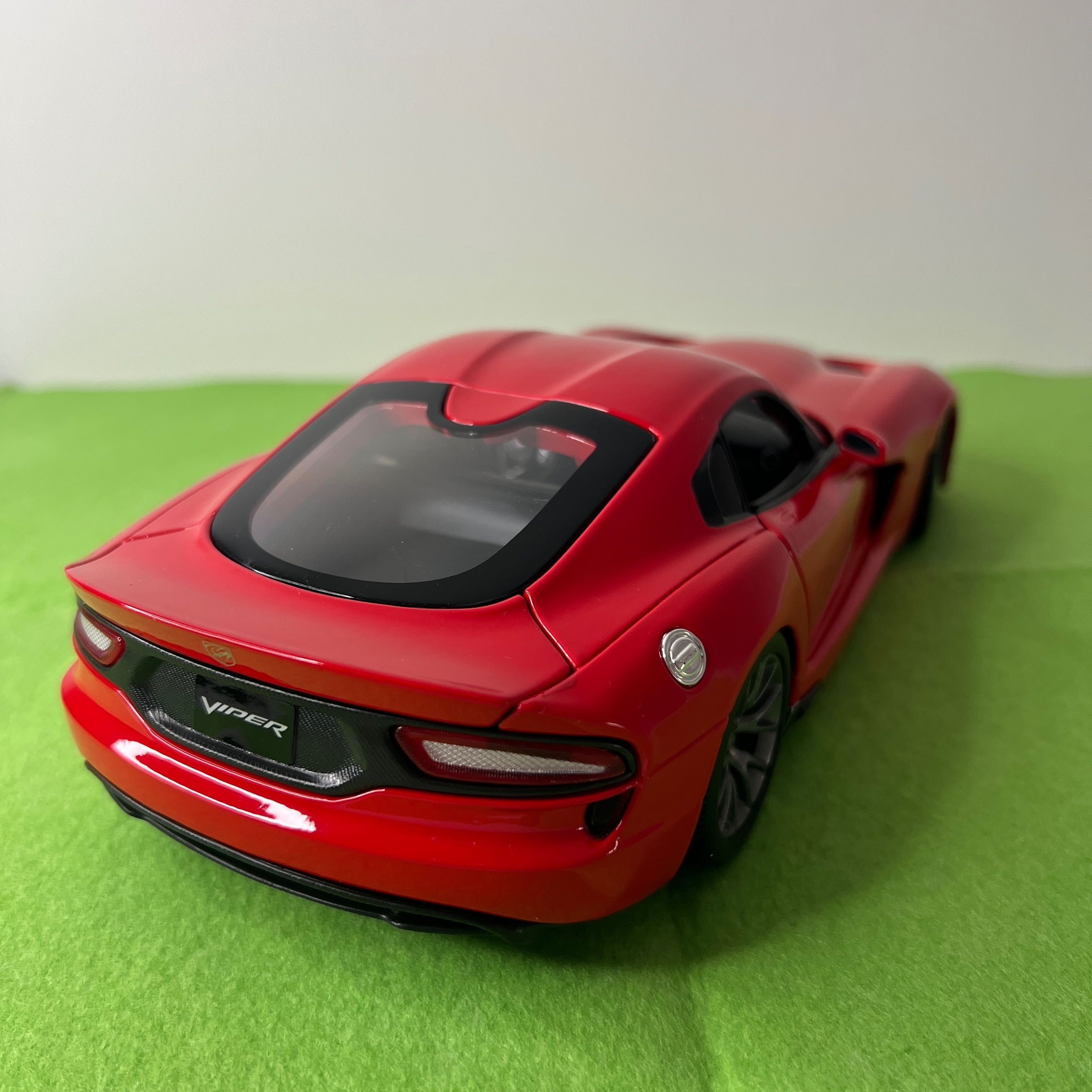 Dodge Viper GTS-R 2013 1:18 Diecast Miniatura Muscle Car