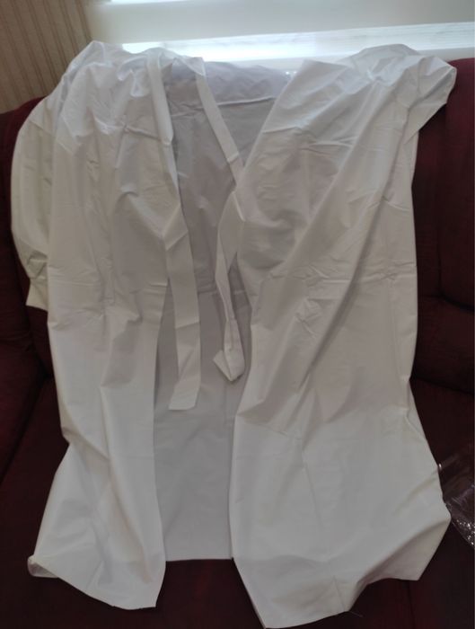 Халат захисний, багаторазовий.