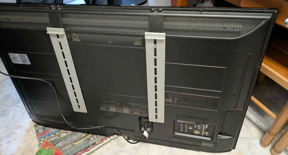 TV  49" LG + Suporte