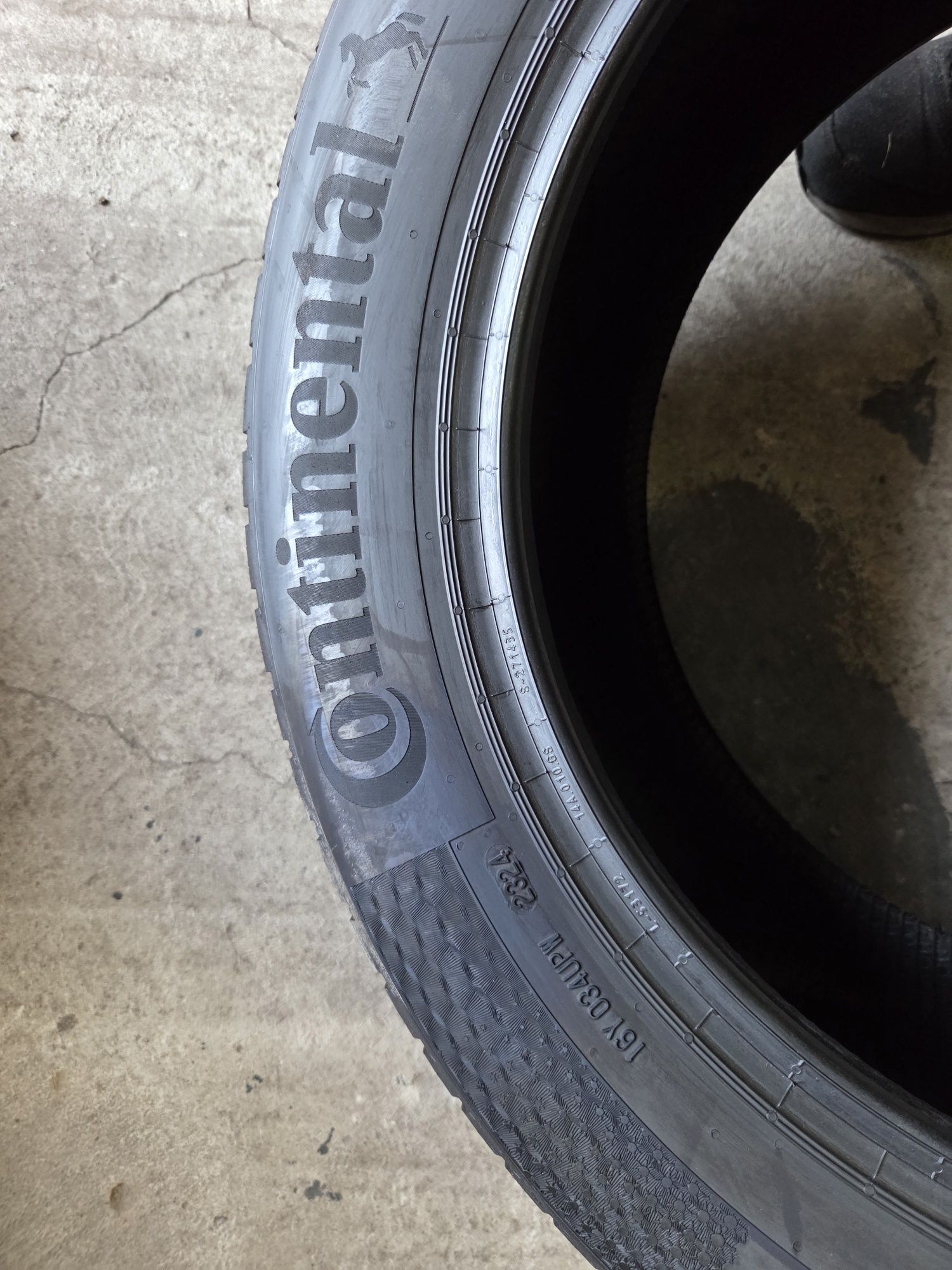 opony używane 235/55R17 Continental allseasoncontact 2