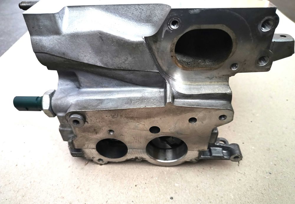 GŁOWICA Audi VW Seat Skoda 1.6 TDI 16V 03L.103.373A z Wałkami
