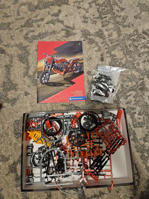 Nowy ścigacz lego 8+