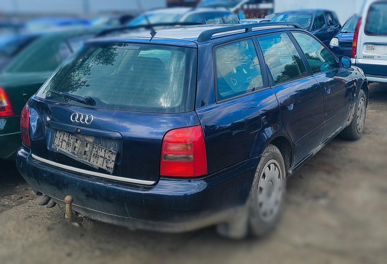 Audi a4 B5 maska