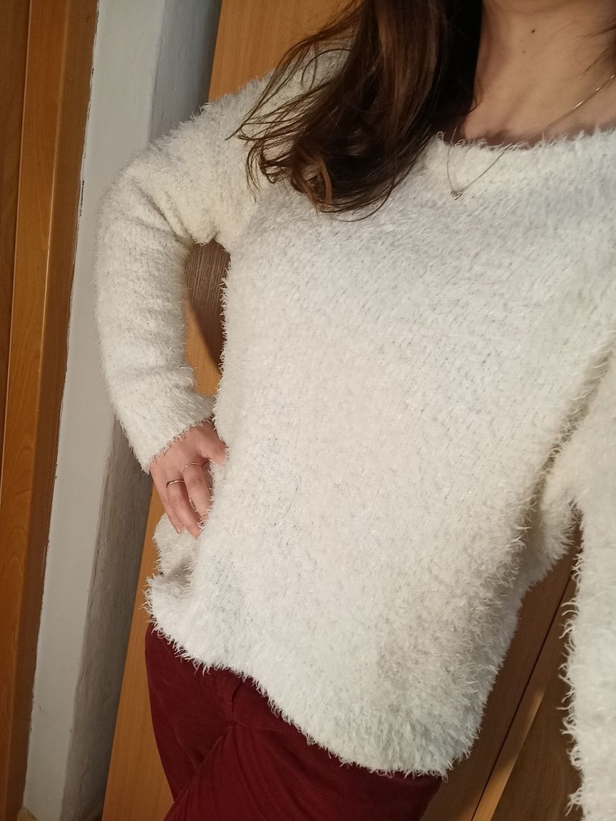 Biały sweterek rozmiar L/XL