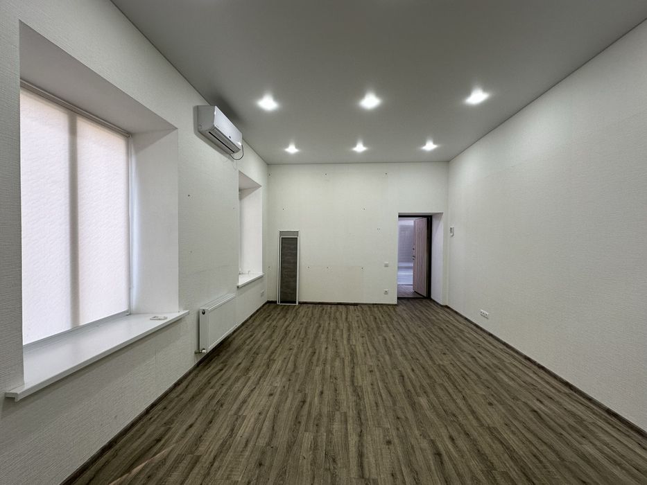 Фасадное помещение на Большой Морской