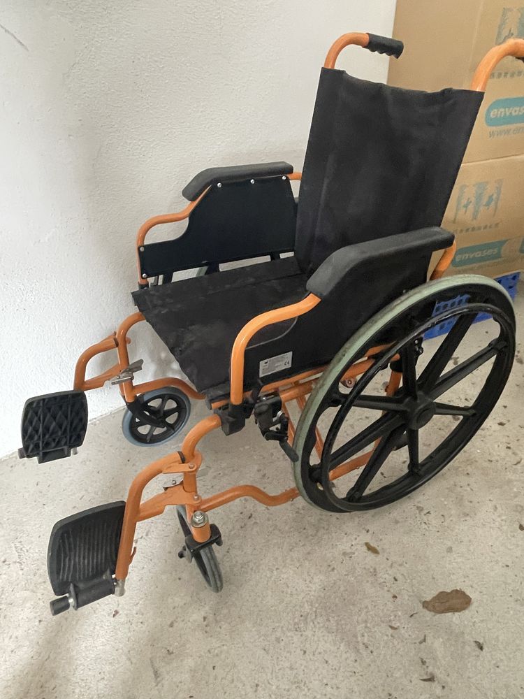 Cadeira de rodas crianca ou adulto