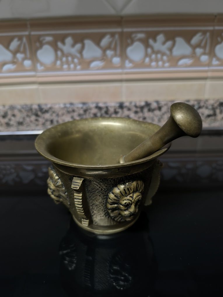 Almofariz de latão vintage