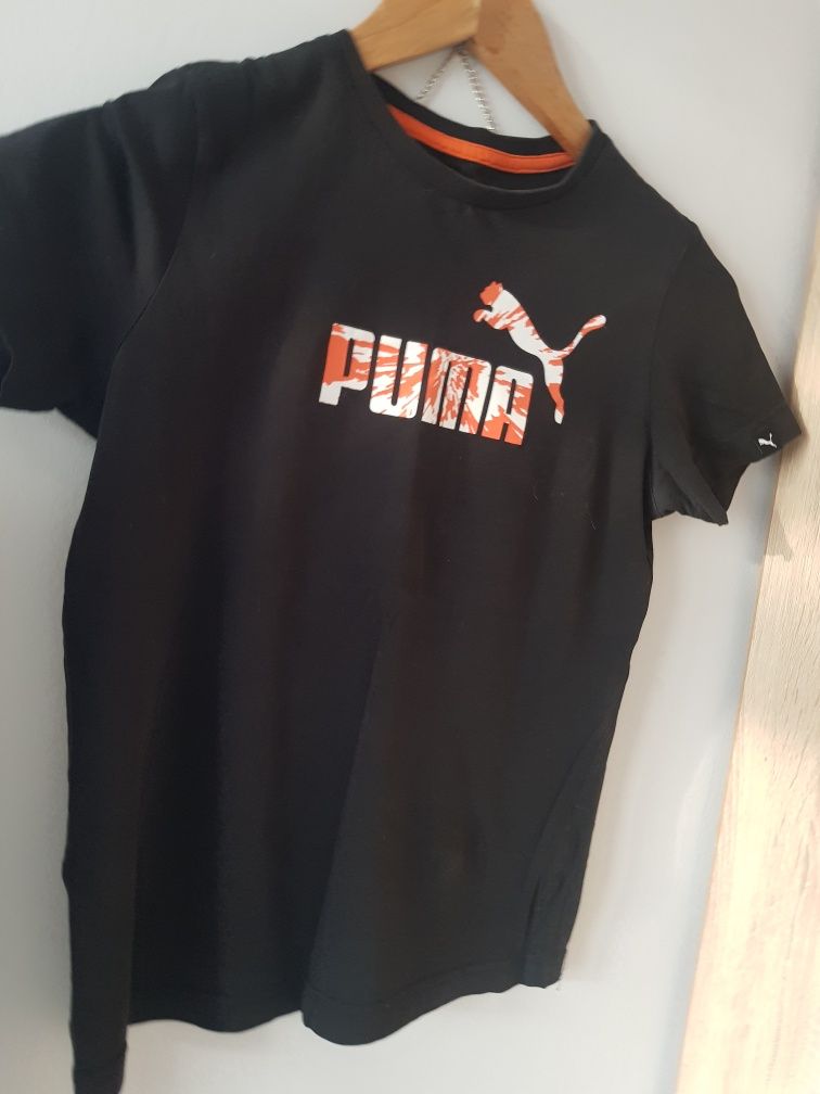 Czarny t-shirt z pomarańczowym logo rozmiar 36 Puma