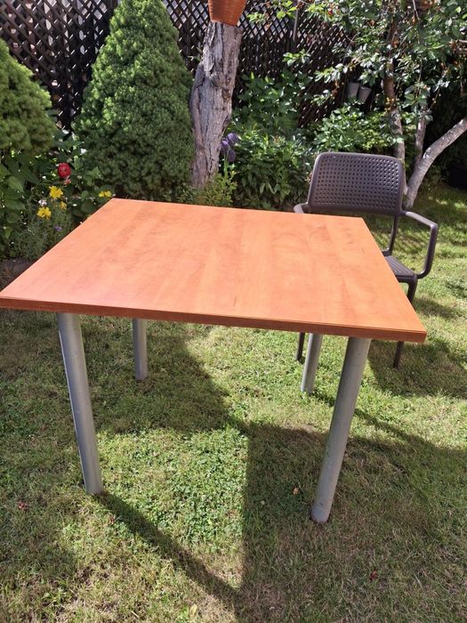 Stolik 80 cm na 90 cm