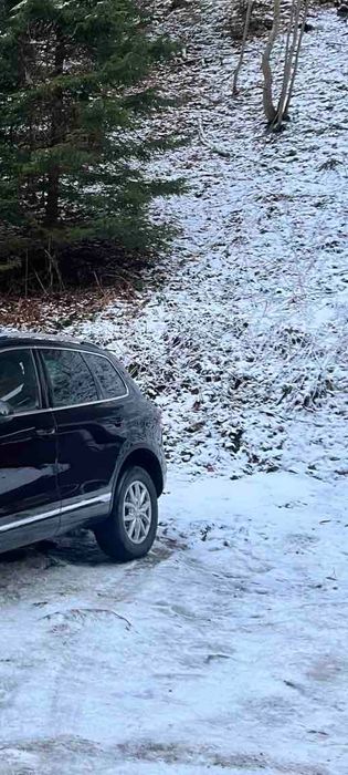 Продам  титани  r 17  розболтовка 5*130 разом з шинами із Touareg.