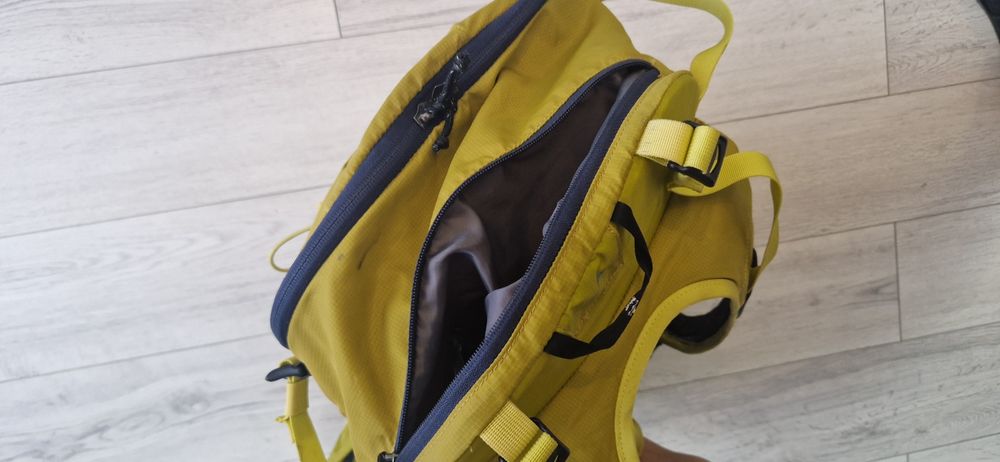 Salomon  25 L.        .