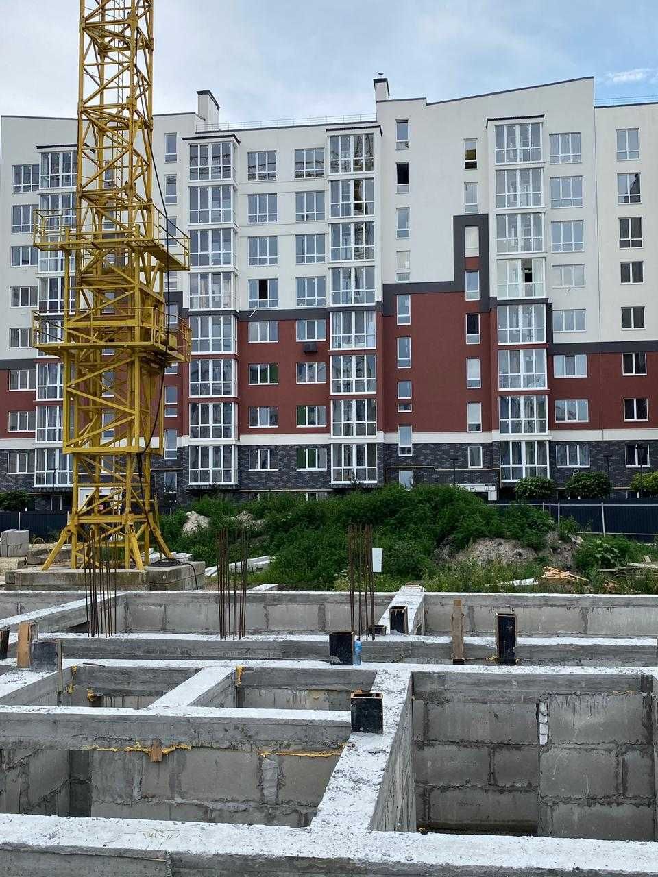 Вид на сосновий ліс + заходи сонця з 9-го поверху— звучить як мрія?