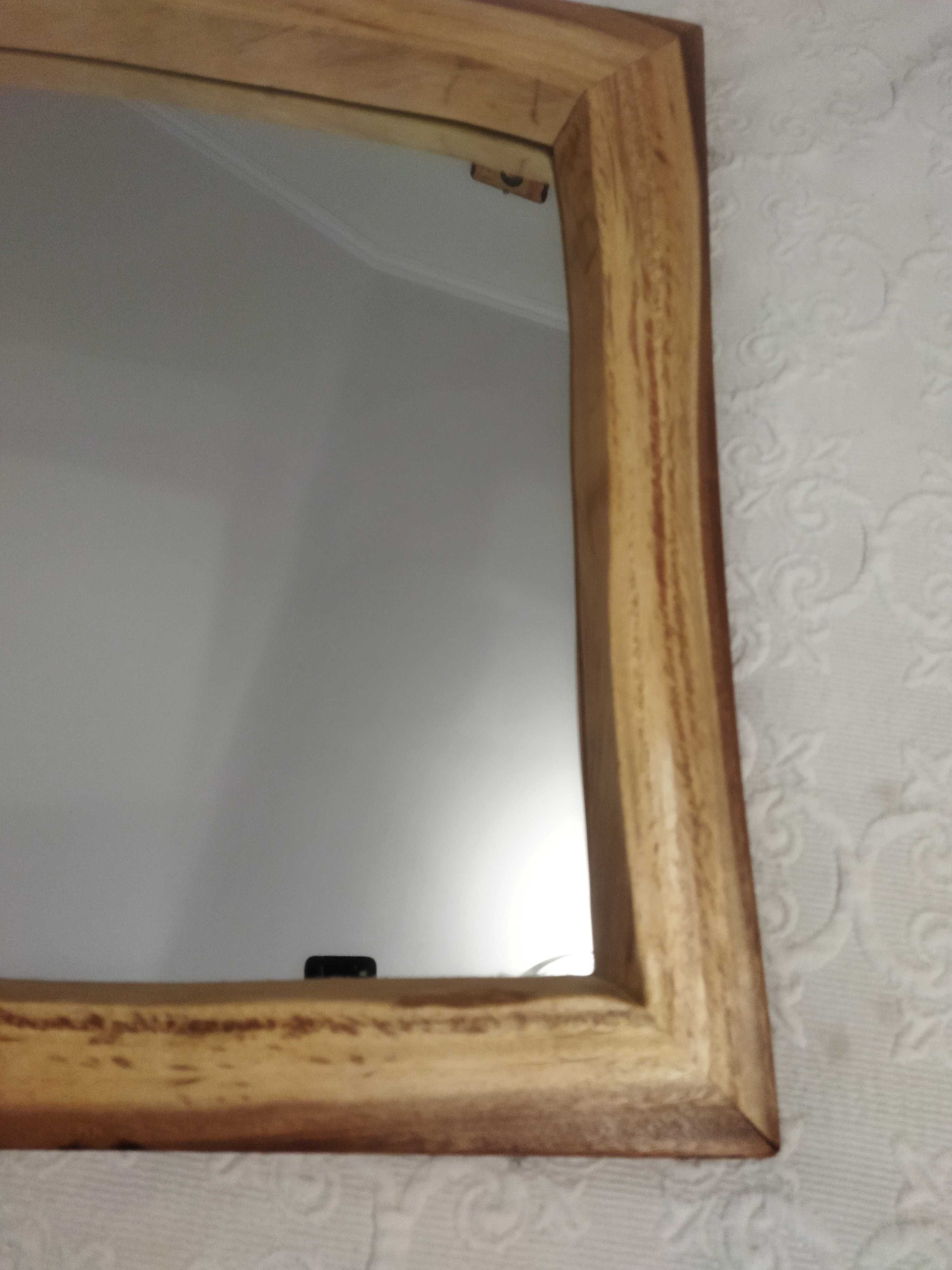 Lustro kolonialne lite drewno
