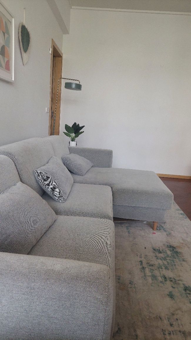 Sofá ikea com garantia.
