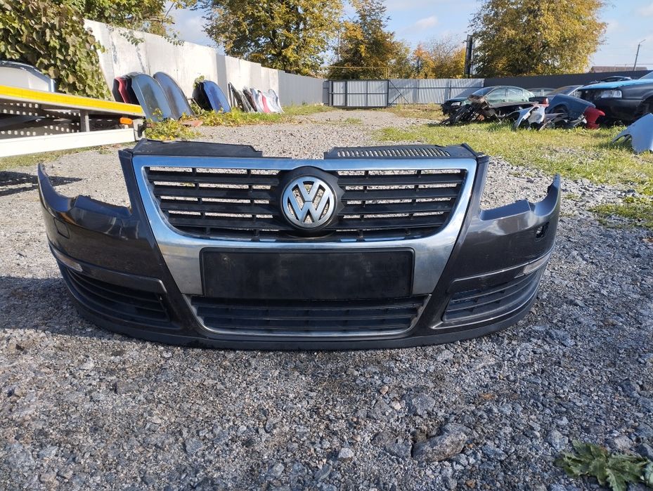 Передній Бампер Фольксваген Пасат В6