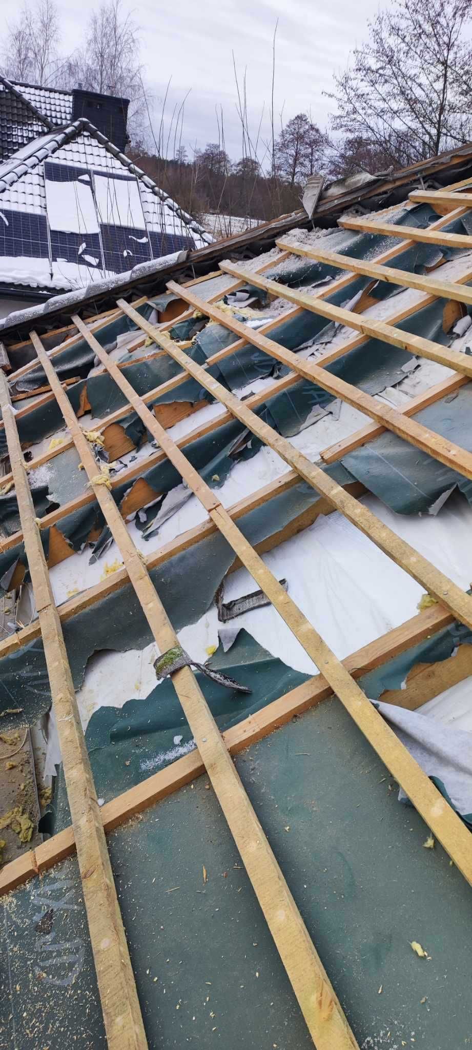 Naprawa izolacji i dachów po kunach Wiązary dachowe Ocieplenie dachu