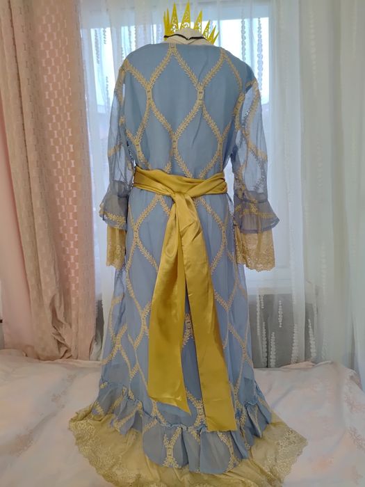 Piękny strój przebranie królowa władczyni XL