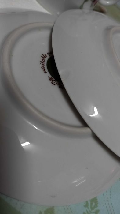 Conj. de 2 chávenas e 2 pires de café longo - Porcelana Fina