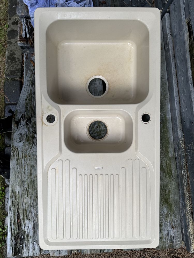 Zlew ceramiczny z osprzętem używany