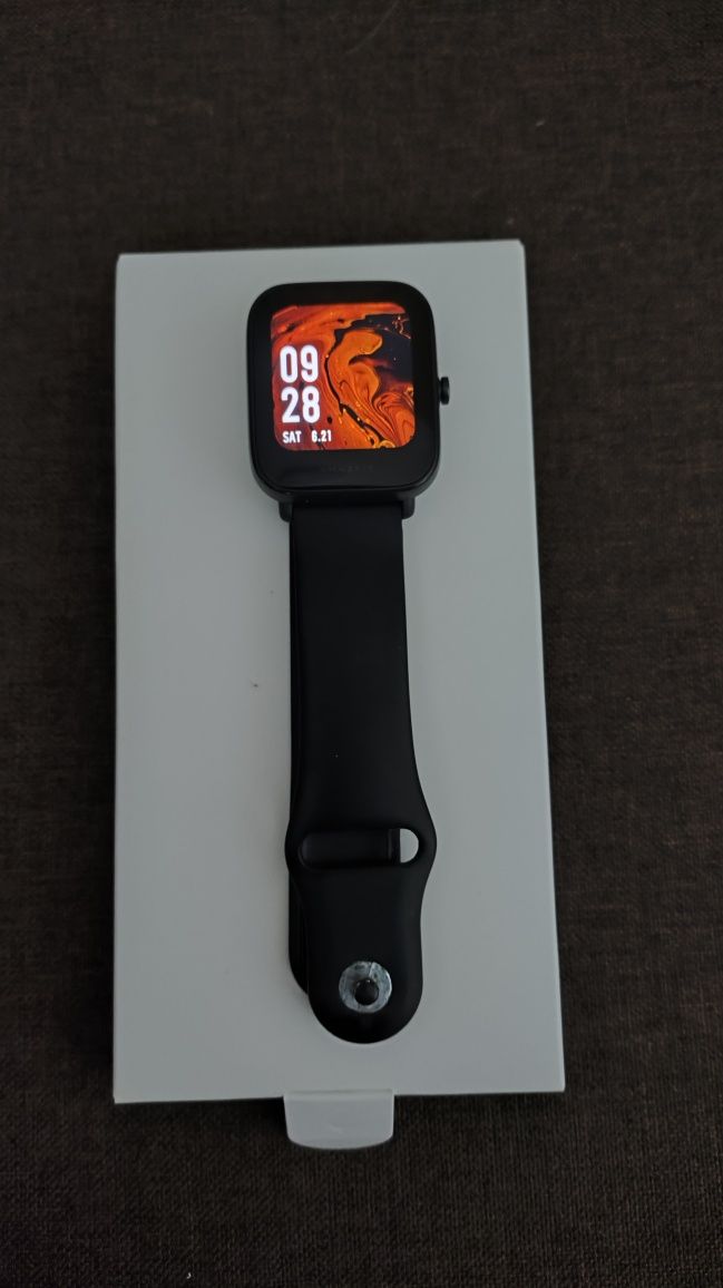 Фитнес часы Amazfit_bip_u