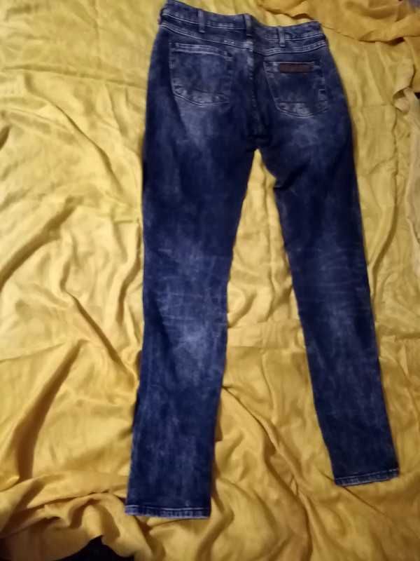 Jeansy Wrangler Molly rozmiar L /taille L