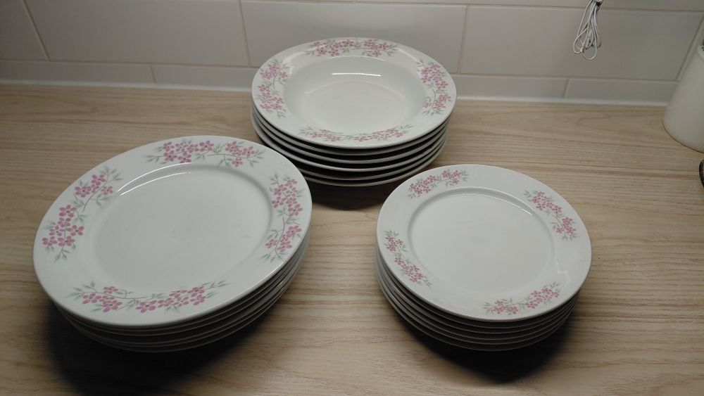 Zestaw talerzy z porcelany, Lubiana  PRL