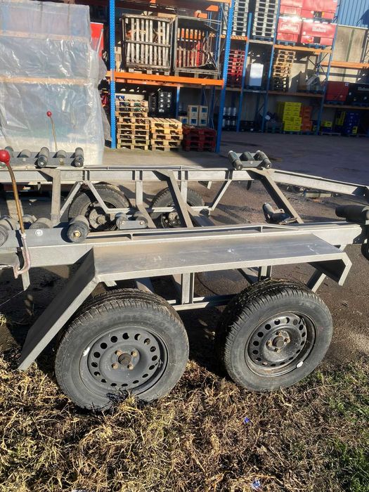 Atrelado 8m para barco até 2000kg, 2 eixos, pouco uso e km