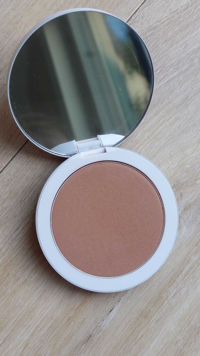 Bronzer Makeup by Mario