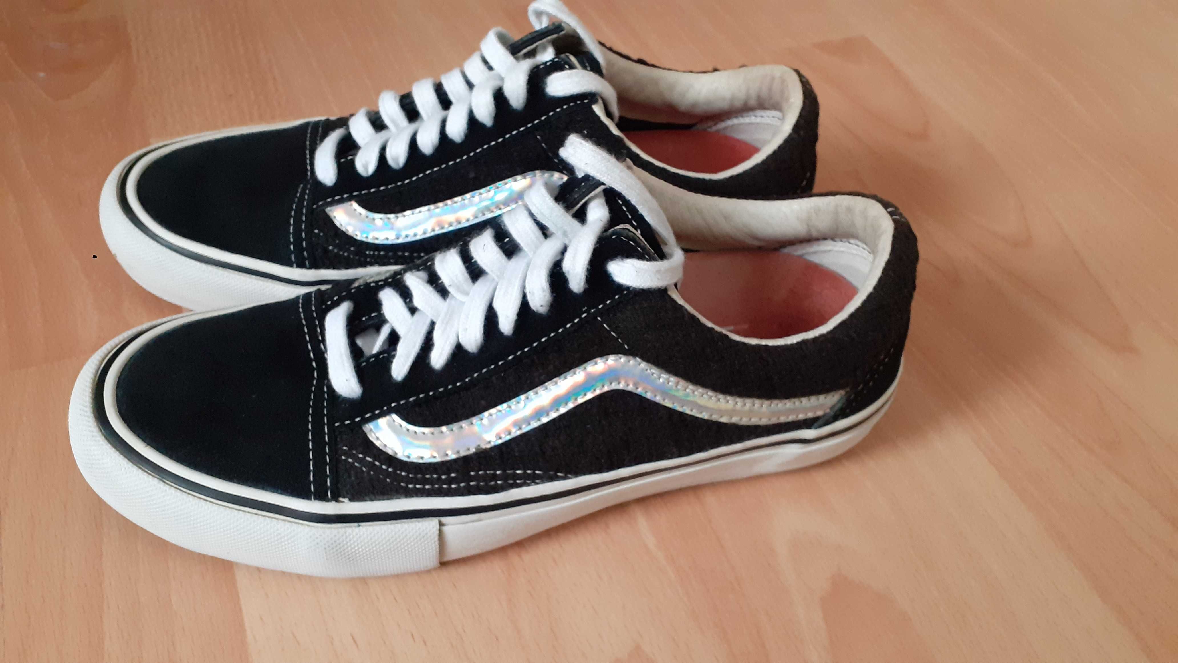 Trampki Vans Old Skool Supreme  r. 40,5