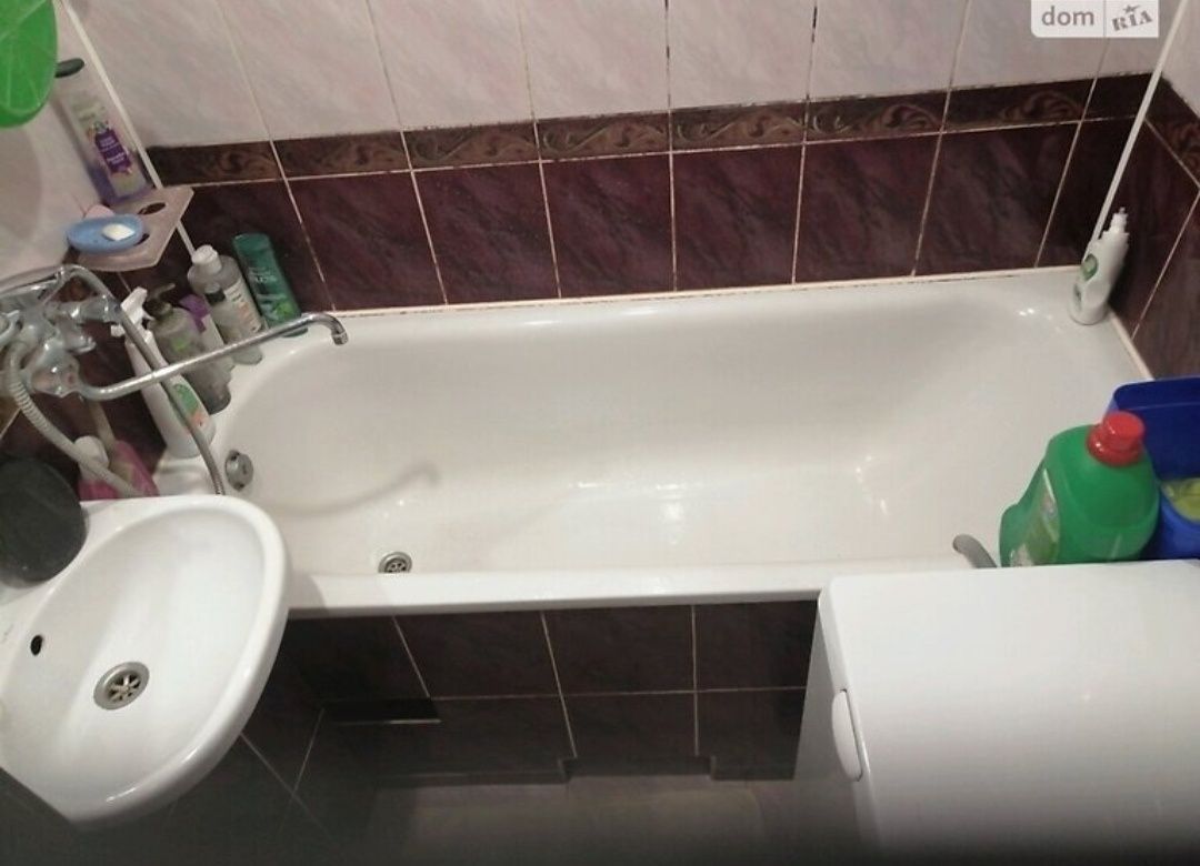 Місце в двомісний кімнаті для хлопця.
