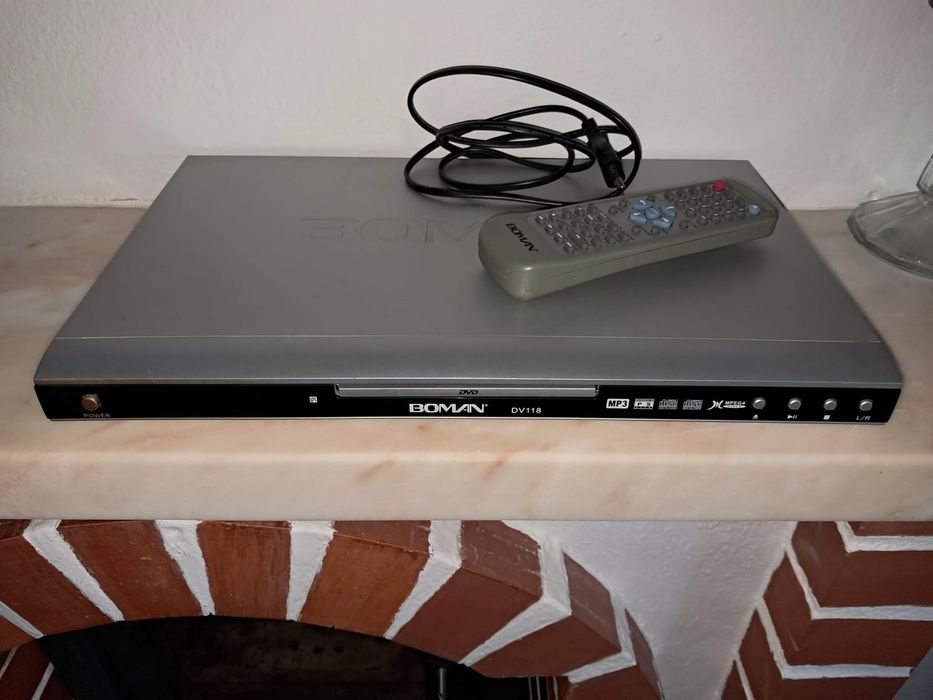Vende se dvd cinzento em bom estado