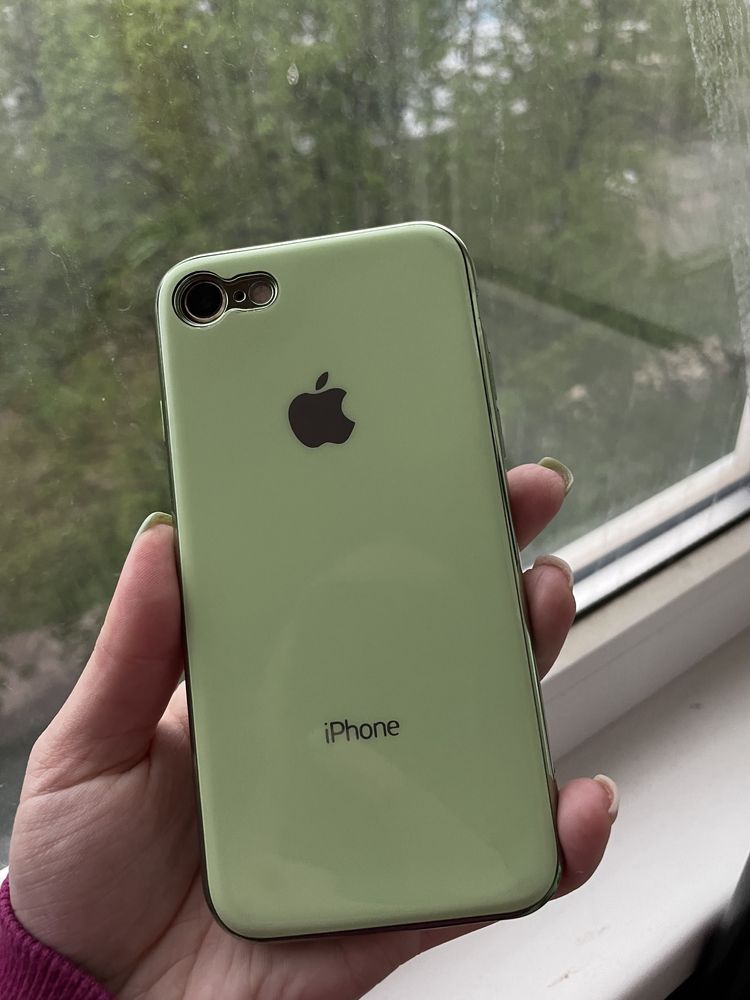 Чехол на iPhone 8