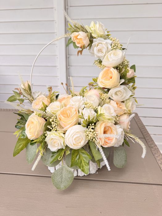 Piekna sztuczna kompozycja na okręgu