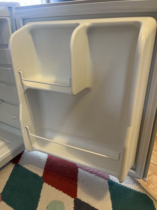 Lodówka mała Electroline 50W