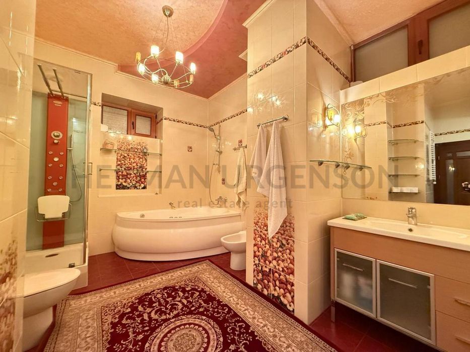 Продаж будинку 150 м.кв / 8 соток / Ужгород, Центр
