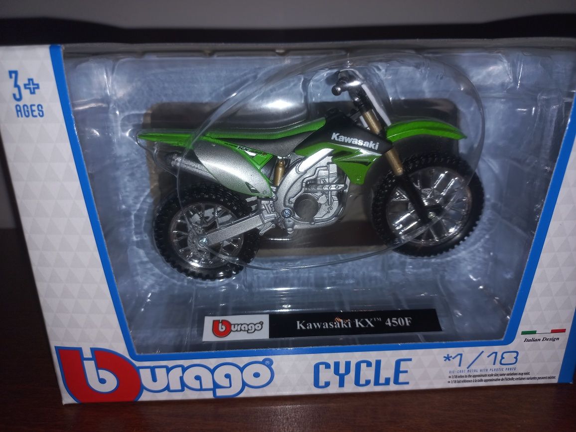 Bburago motor Kawasaki KX 450 F, skala 1:18