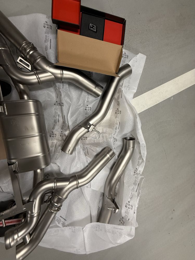 TYTANOWY UKŁAD Akrapovic SLIP-ON bmw f90 m5