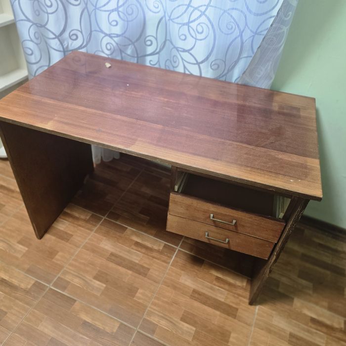 Стіл письмовий дар