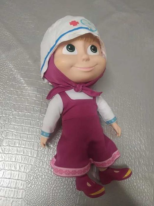 Boneca Masha Enfermeira 23cm