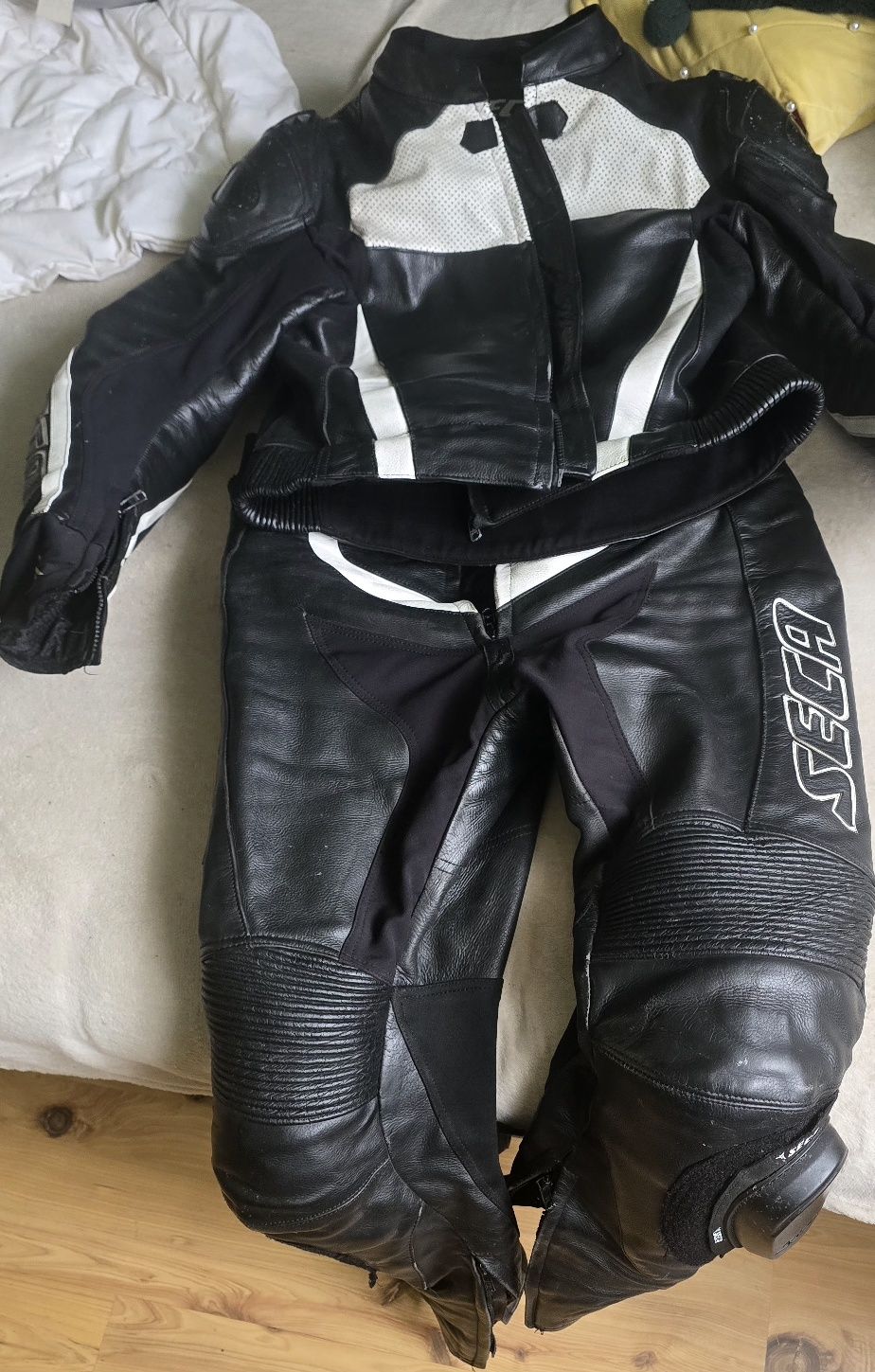 Kombinezon dwuczęściowy motocyklowy