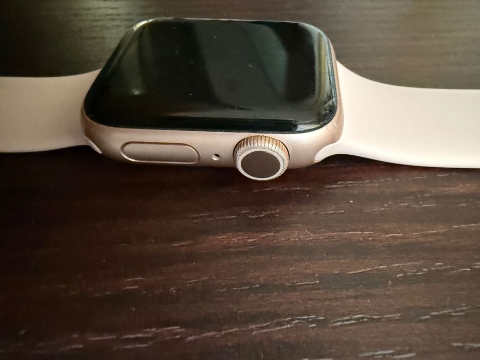 Годинник Apple Watch 6.