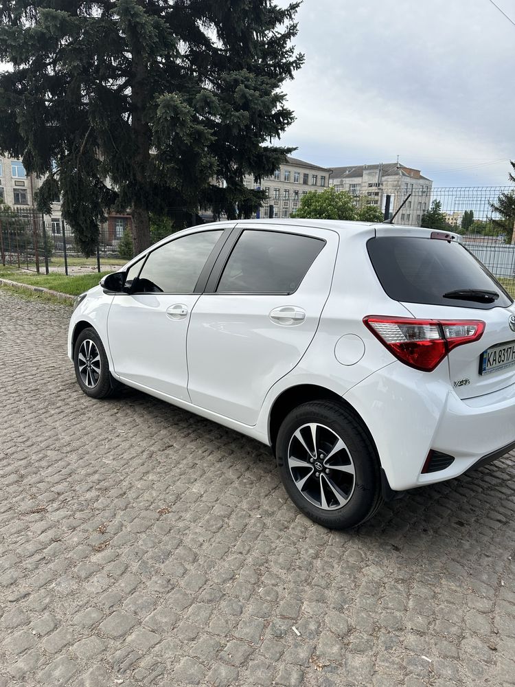 Tayota yaris 2017