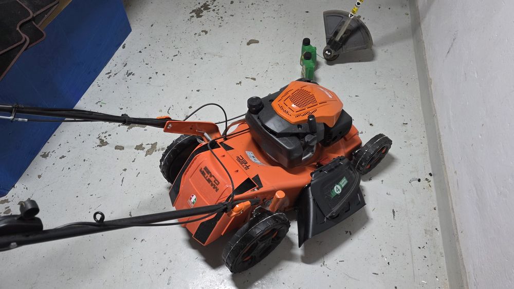 Kosiarka spalinowa Oleo Mag z napędem