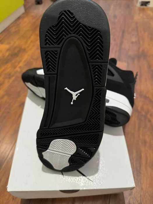 Jordan 4 Retro White Thunder R.39