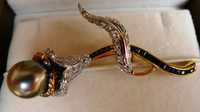 broszka złoto pr. 750 z piękną perłą szafirami diamentami